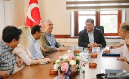 Bergama ve çevresindeki ilçeleri ziyaret eden İzmir Büyükşehir Belediye Başkanı Dr. Cemil TUGAY, tarım ve hayvancılık sektörlerindeki gelişmeleri değerlendirdi